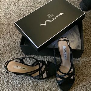 Nina dress heel, worn once. Size 6.5